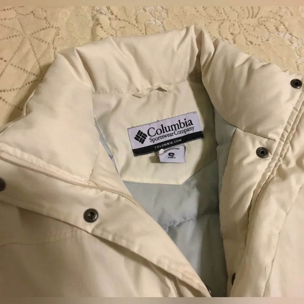 Women’s Columbia Down Jacket with Detachable Hood - Picture 12 of 16